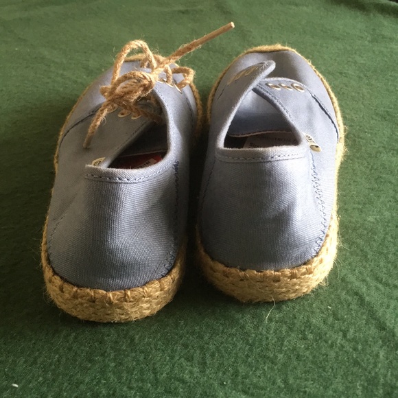 Vans - Picture 3 of 4